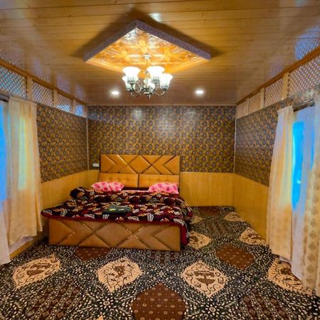 Hb Nancy Group Of Houseboats 호텔 Srīnagar 외부 사진